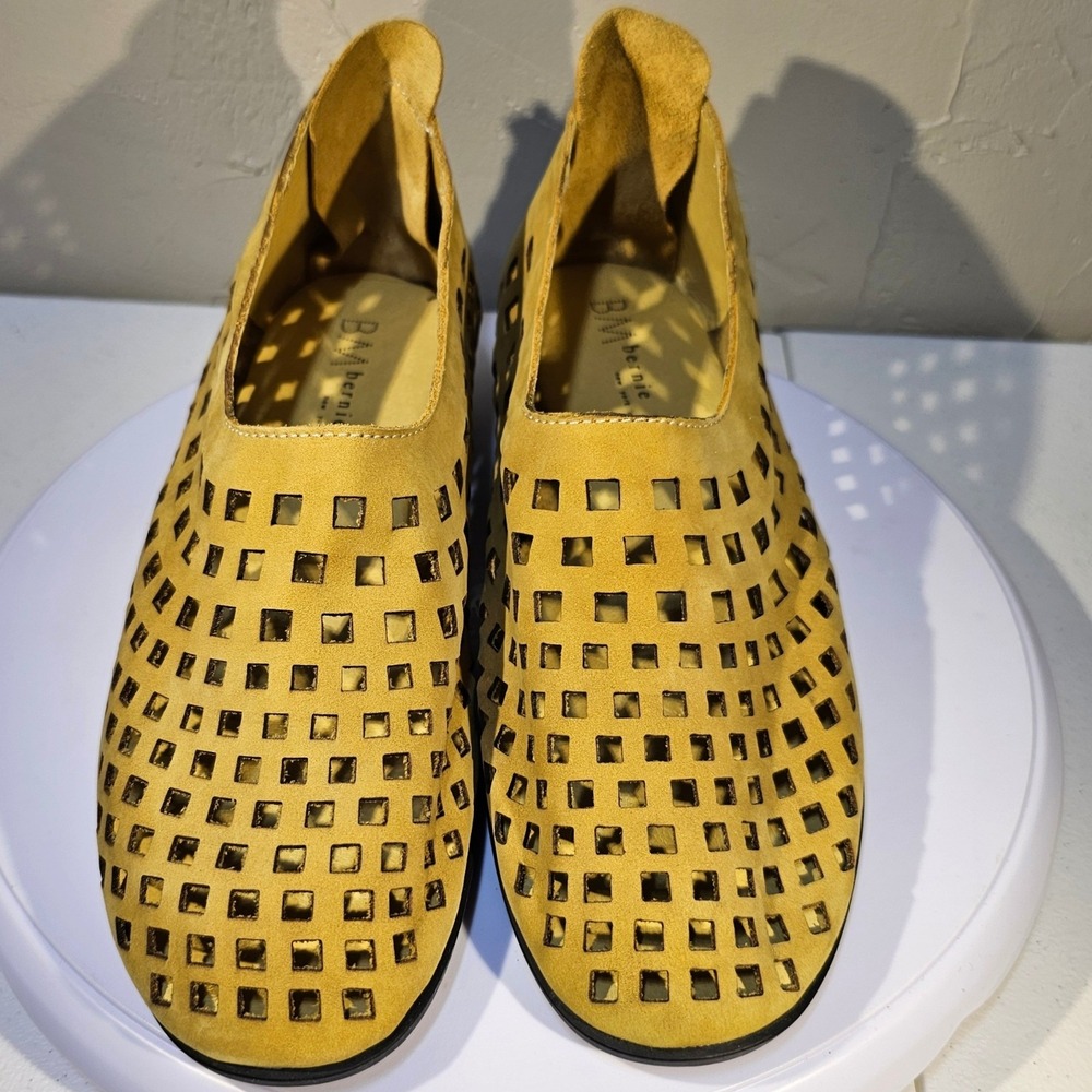 Bernie Mev Winona Lemon Yellow Perforated Laser Cut Back Zip Flats Shoes 39 New - Picture 9 of 9